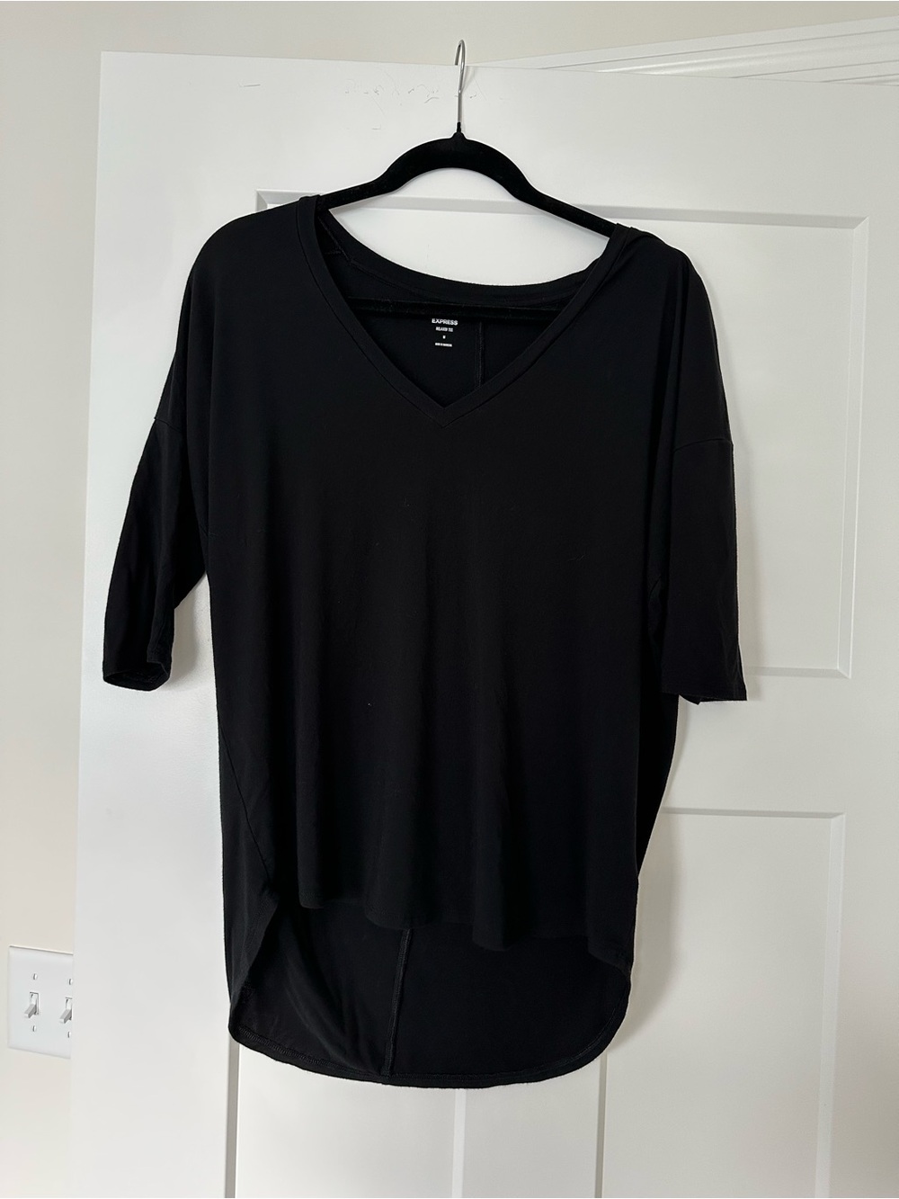 Women’s Express Black Relaxed 3/4 Sleeve Top